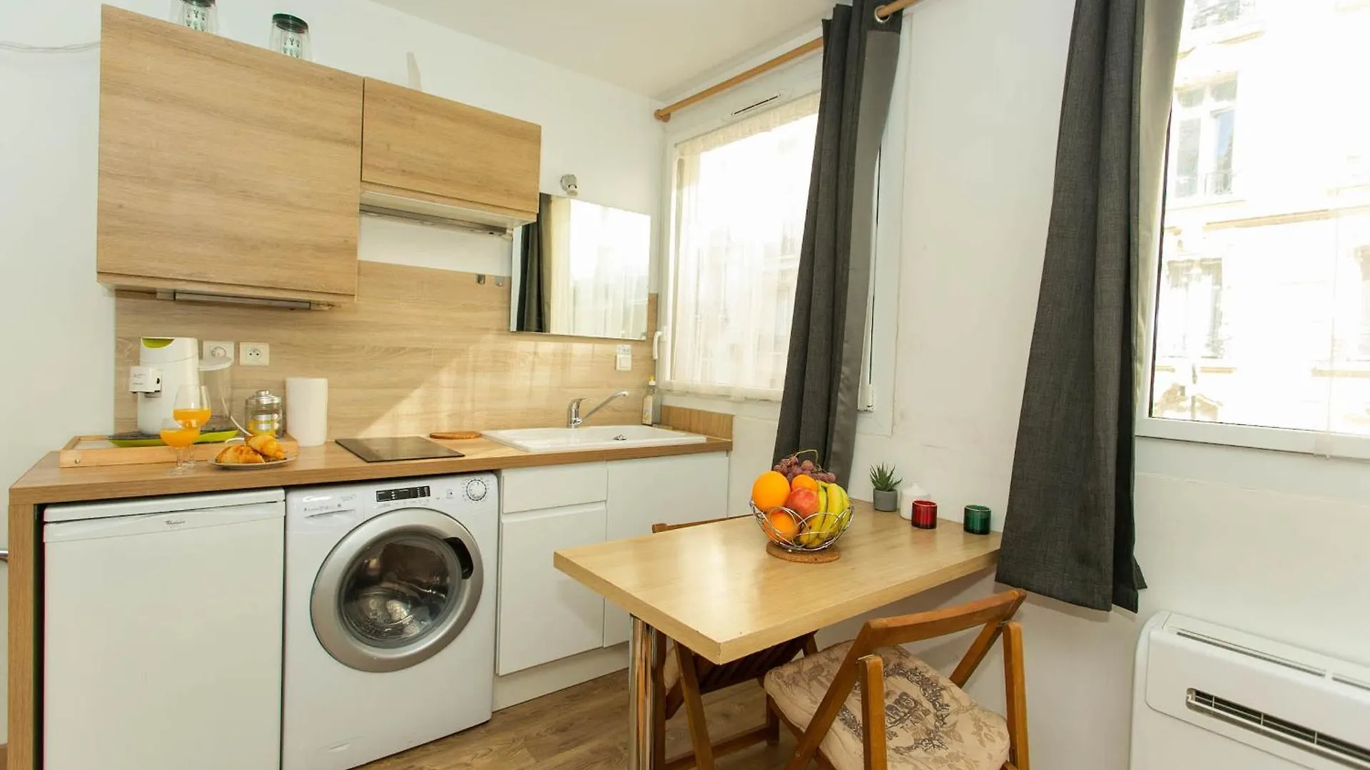 Bnbnova - Champs Elysees & Arc De Triomphe Paris Apartment